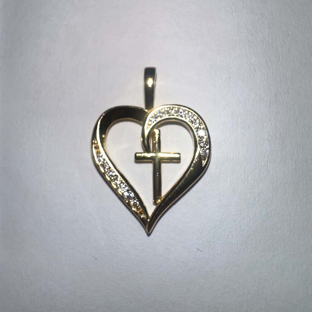 Moissanite heart pendant